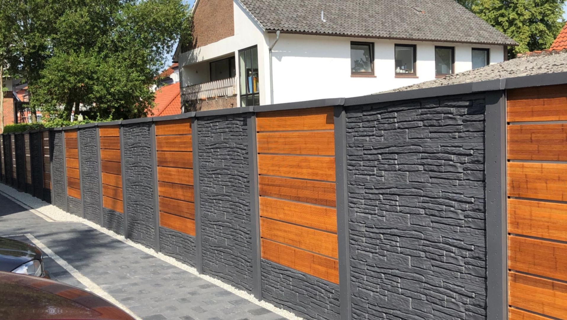 Home 1 01_header_banner_beton_holz_kombination_klein