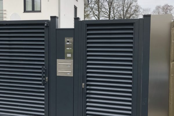 Pforte Sichtschutz Lamellen Brando GmbH Bremen scaled