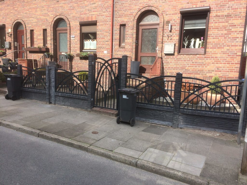 01_Betonzaun_mit_Metall