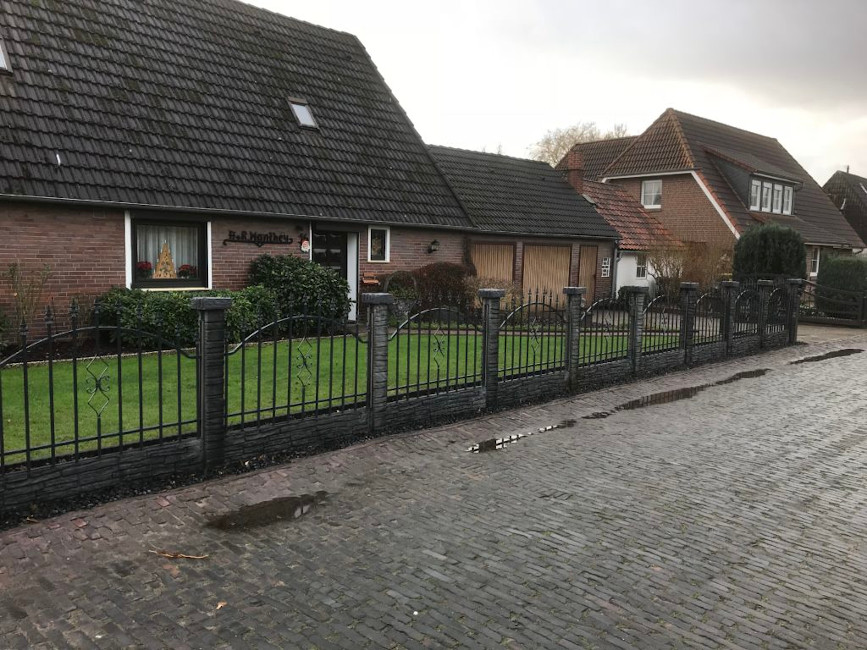 02_Betonzaun_mit_Metall