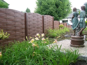 Brando24 Betonzaun Serie Holzgeflecht